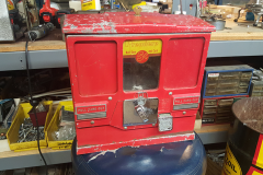 baseball-card-machine--before